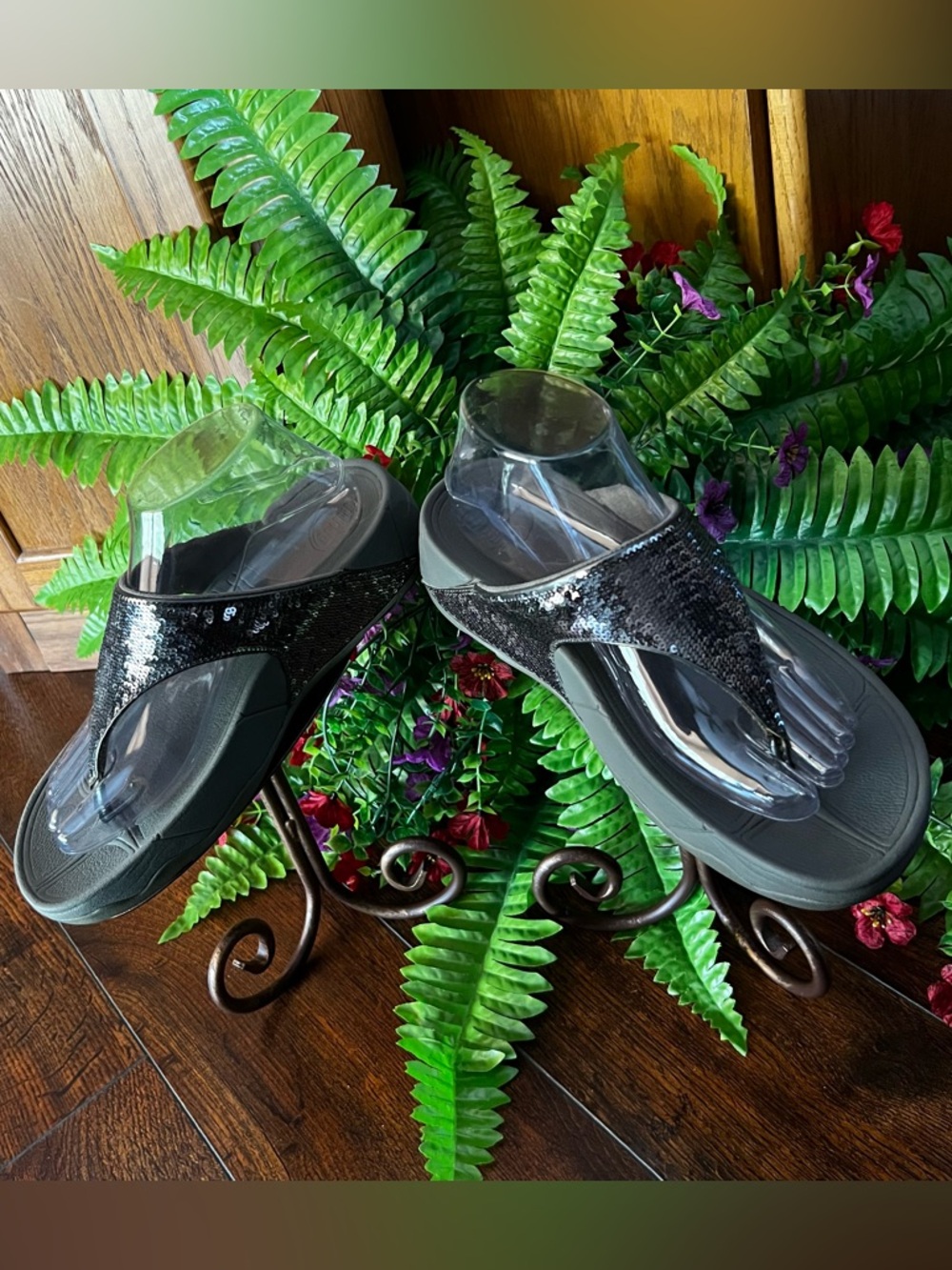 Fitflop Silver Sequin Sandal-Size 8 - Picture 3 of 17